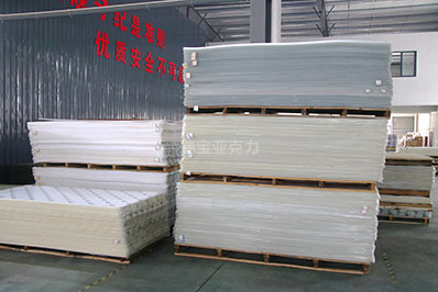 為什么亞克力板覆膜會(huì)變形